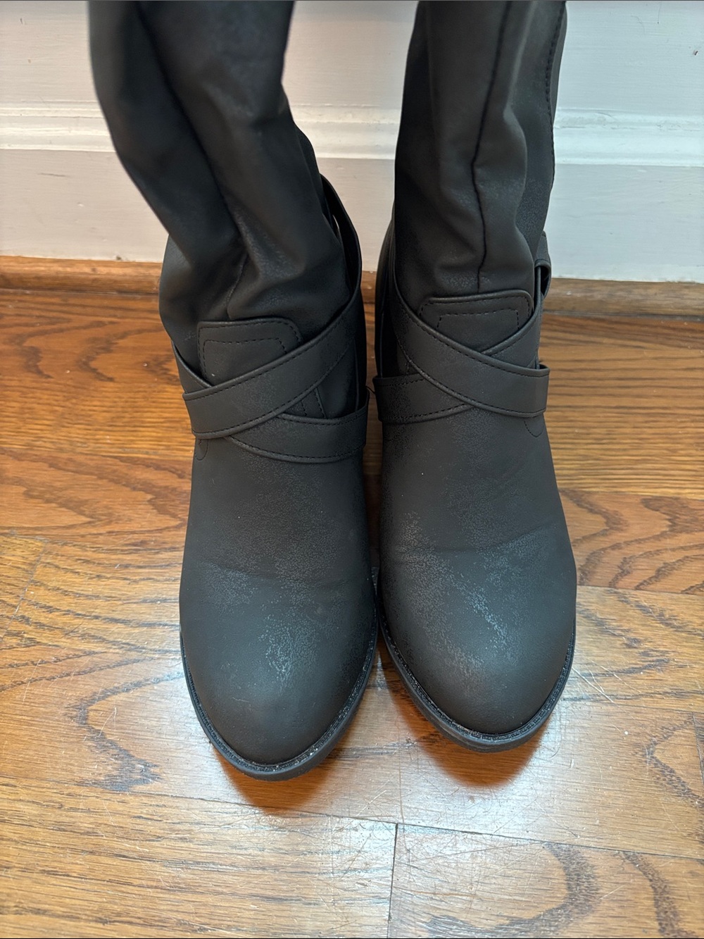 Retro Women's Cross-Strap Buckle Low-Heel Riding Boots - Picture 3 of 5